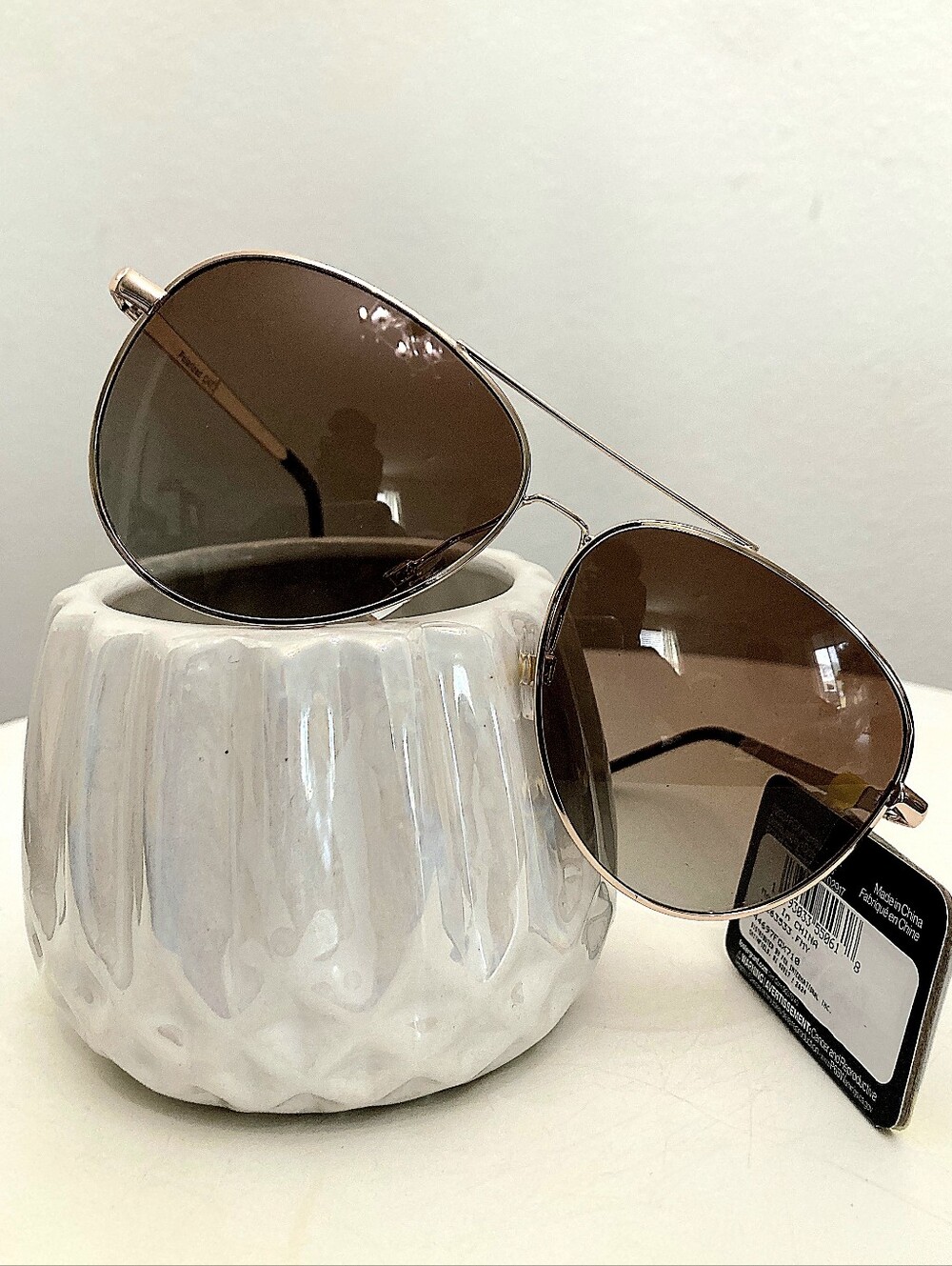 Foster Grant Aviator Polarized Sunglasses Gold Brown Gradient UV Beach Vacation